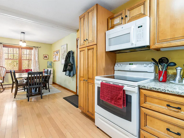 242 High Haith Rd — Photo 10