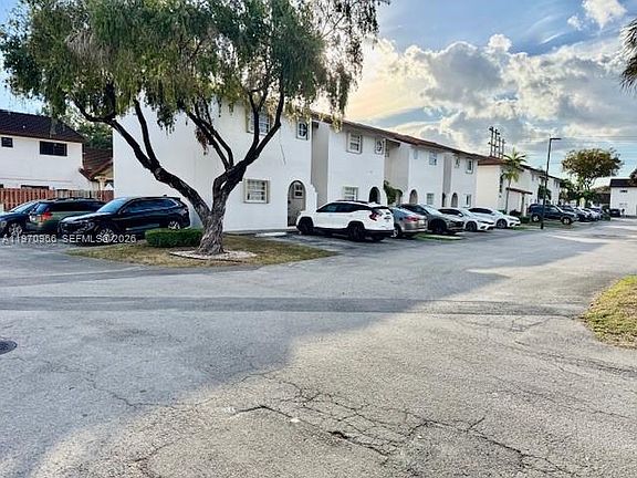 4th image of 13539 SW 62nd St #128