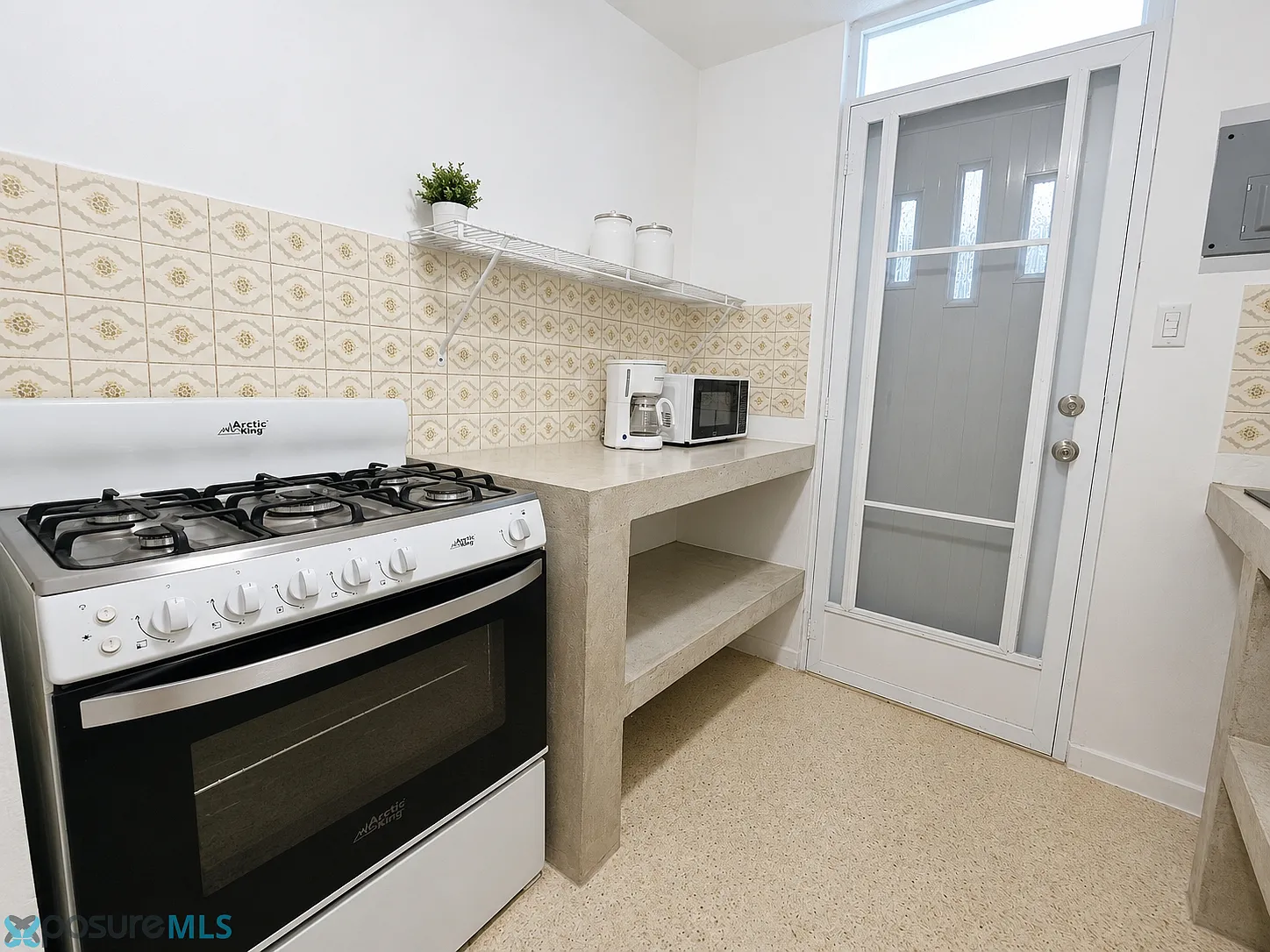 2 bed, 1.0 bath, 800 sqft, $800 — Photo 4