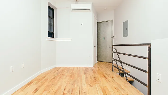 Rented by Nooklyn NYC LLC | media 21