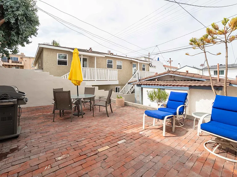 611 Monterey Blvd — Photo 14