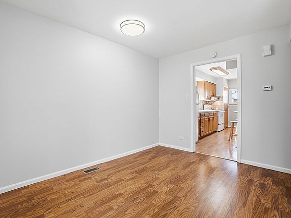 5th image of 1S300 Stratford Ln