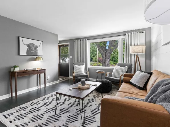 1446 Pilgrim St, Green Bay, WI 54304