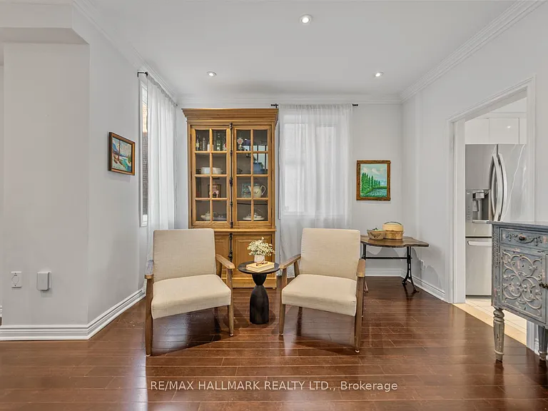 146 Roslin Ave — Photo 5