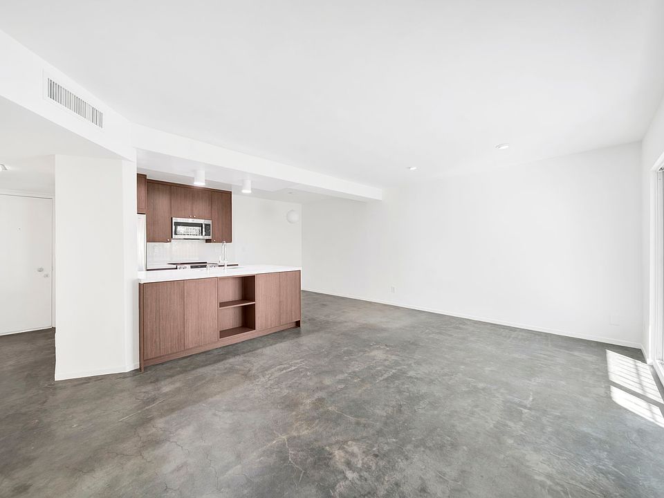1st image of 7767 Hollywood Blvd #105