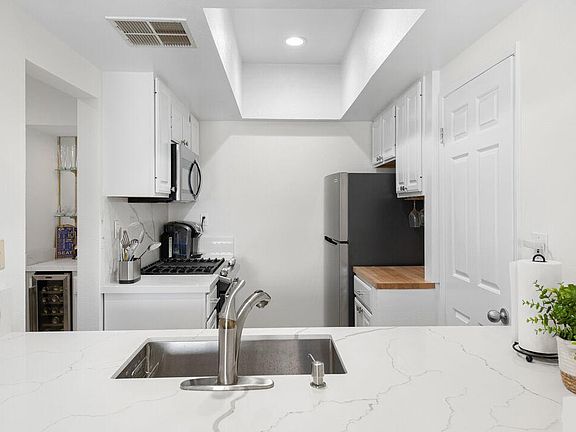 2nd image of 1665 Federal Ave