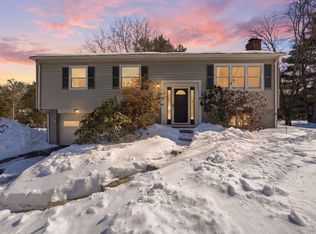 132 Pondview Dr, Amherst, MA 01002