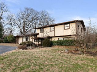 1001 Chinquapin Woods St, Cassville, MO 65625