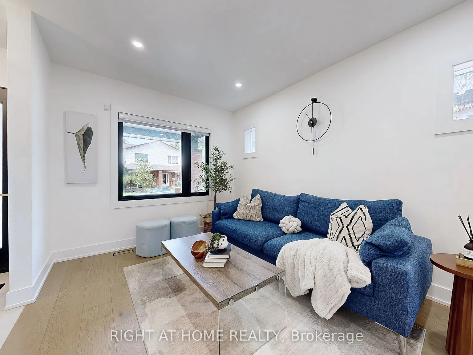 4 bed, $4,400 — Photo 4