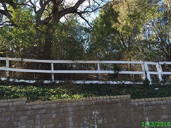 2nd image of 25025 1/2 Everett Dr