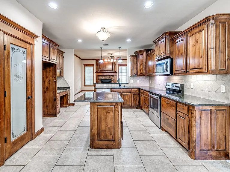 2121 Mill Creek Way — Photo 16