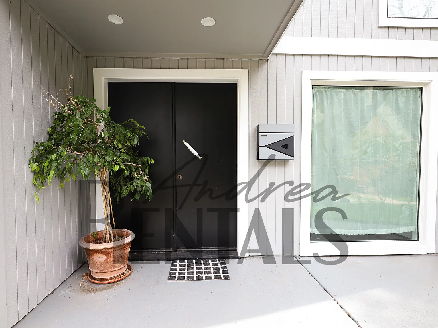 4 bed, 2446 sqft, $5,800 — Photo 2