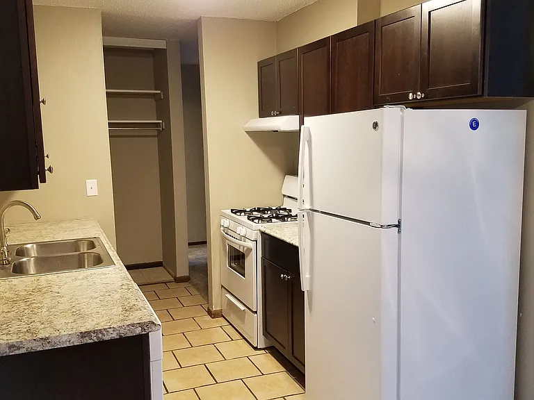 Briar Oaks Apartments — Photo 7