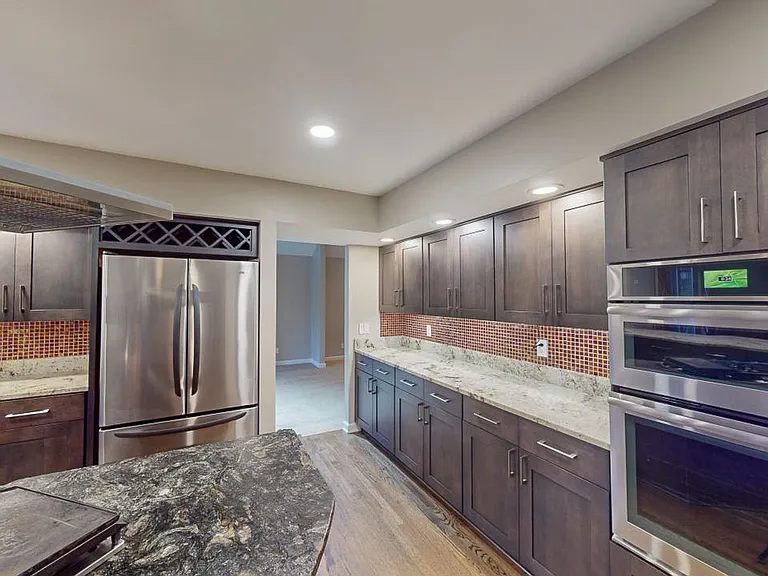 5790 Rushwood Dr — Photo 33