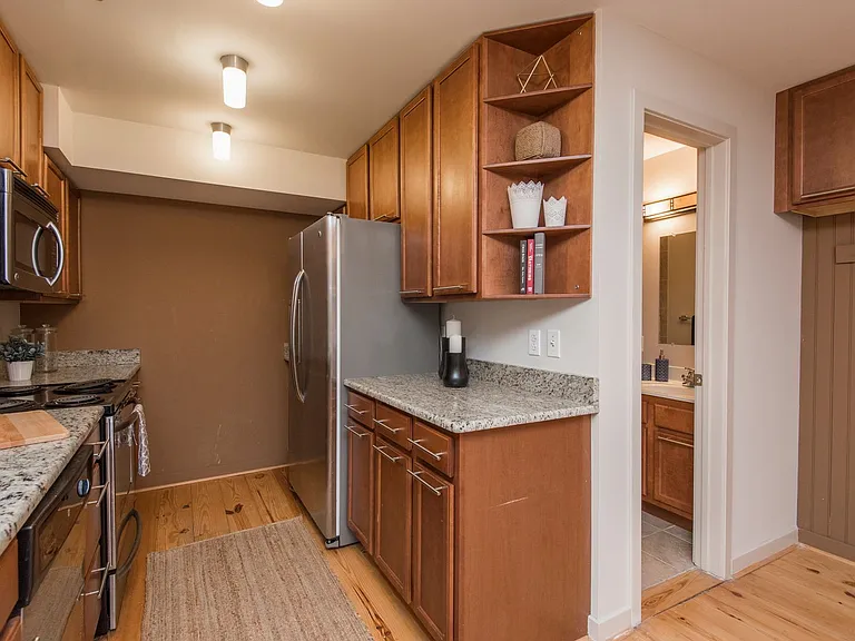 1200 Walnut St — Photo 16