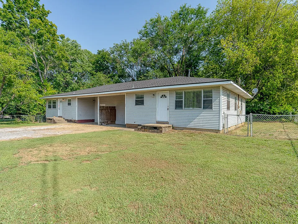 60 E Neal St #64