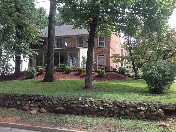 2nd image of 219 Oakdale St
