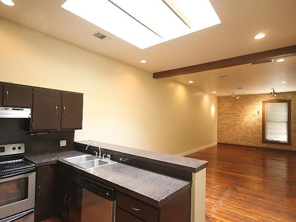 4th image of 319 S Flores St APT 209