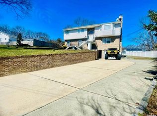 39 Elder Ave, Farmingville, NY