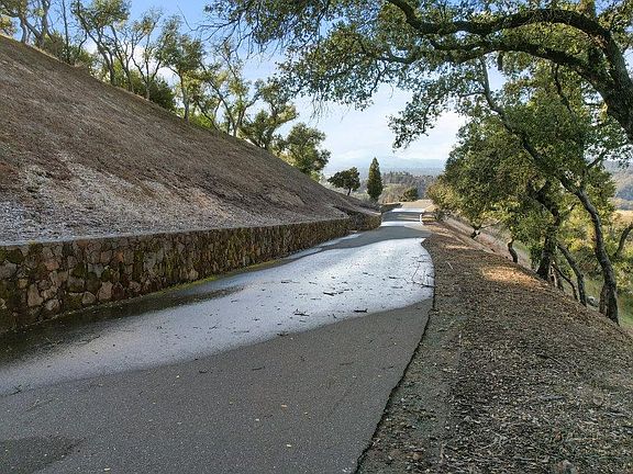 3rd image of 3949 Flintridge Dr