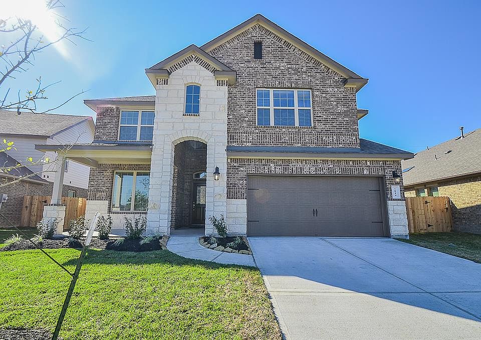 1st image of 1814 Long Oak Dr