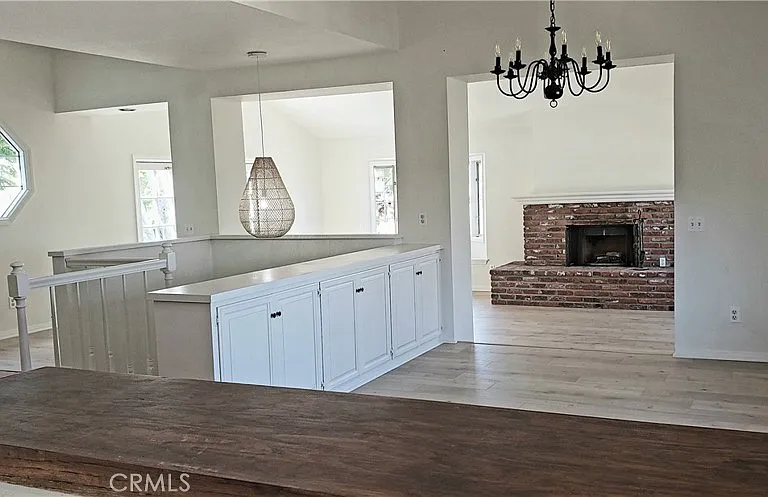 215 Knox St — Photo 12