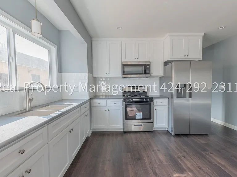 1352 E 23rd Street — Photo 35