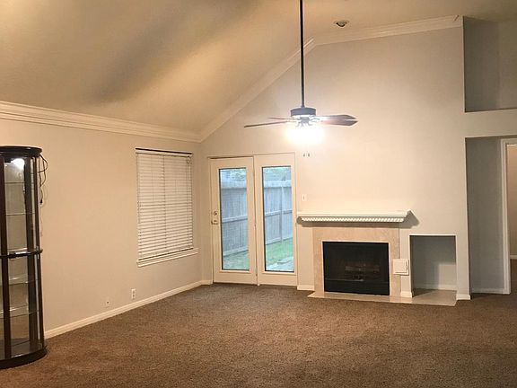 3rd image of 5030 Rock Springs Dr