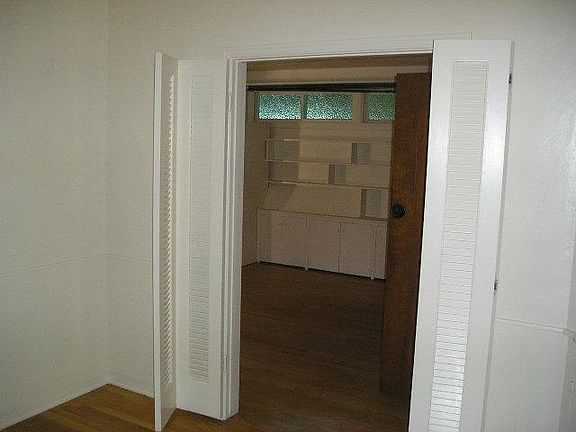 2nd image of 1450 W Brighton Ave