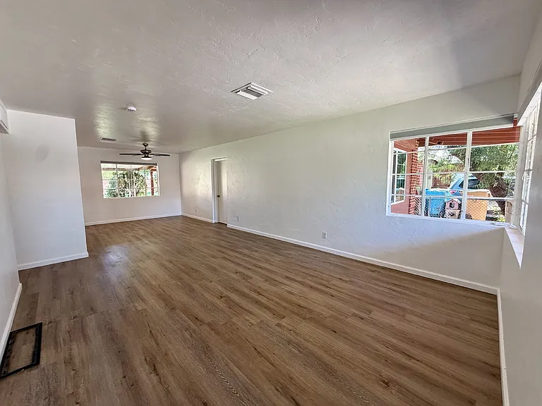 1514 W Rovey Ave — Photo 5