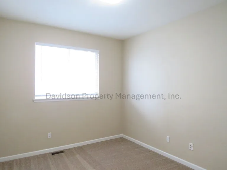 7641 Autumn Knoll Dr — Photo 10