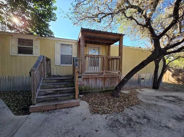 169 Fort Worth Dr, Bandera, TX 78003