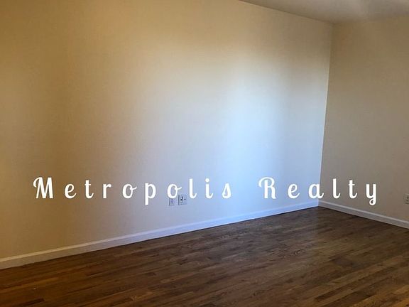 4th image of 3177 32nd St APT 5E