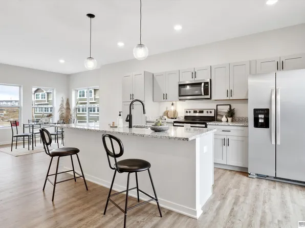 20871 T Ct, Elkhorn, NE 68022