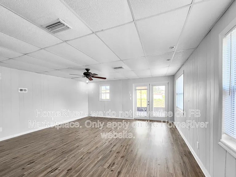 1354 Tuscola St — Photo 5