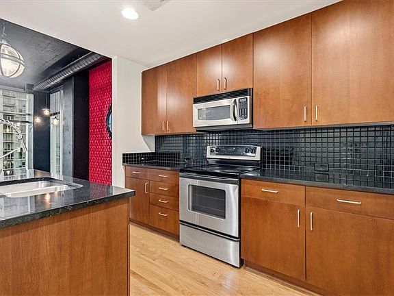 4th image of 250 Pharr Rd #1507