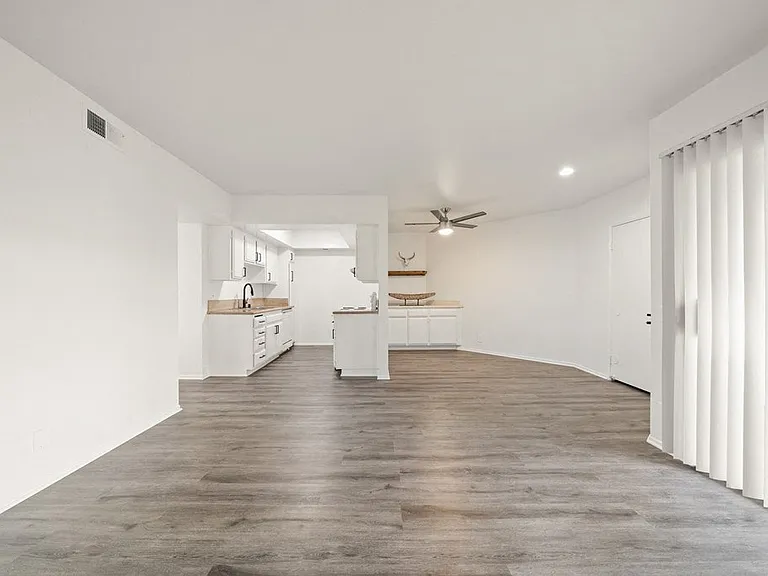 730 Pine Ave. — Photo 9