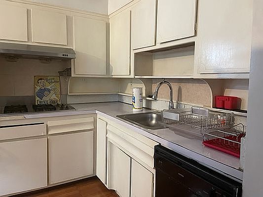 2nd image of 2324 36th Ave #3