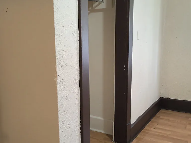 141 Madison St — Photo 6