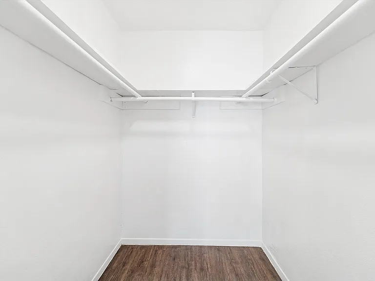 Emerson Street Apartments — Photo 12