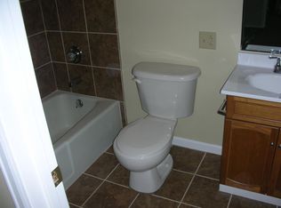 1002 Sheryl Ln APT B, Normal, IL 61761