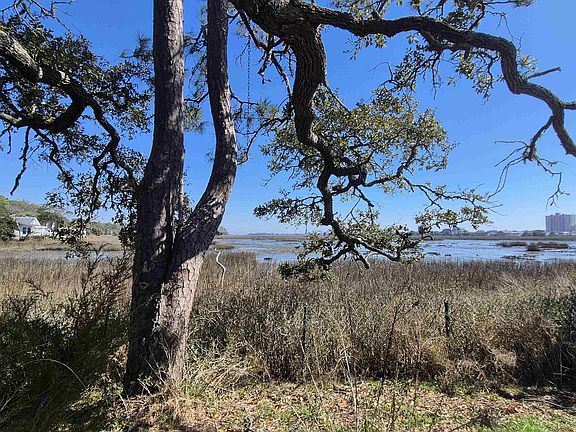 5th image of 708 Creek Front Rd.