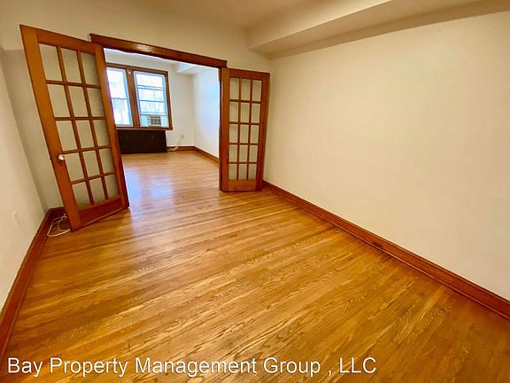 4th image of 402 Folcroft St Unit 1