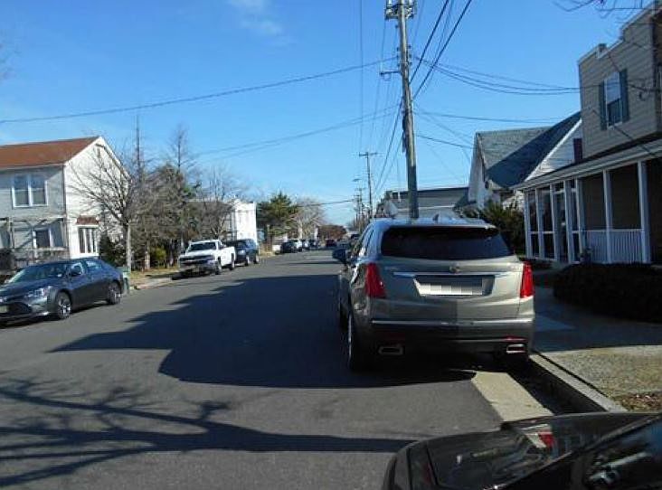 2nd image of 812 Adriatic Ave