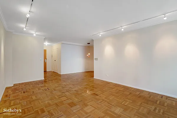 Rented by Sotheby's International Realty | media 10