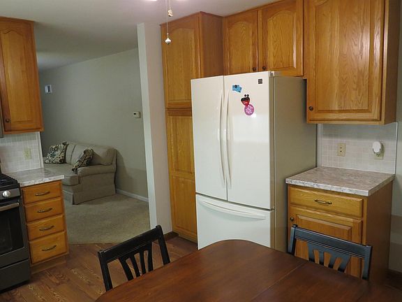 3rd image of 418 3rd St NW