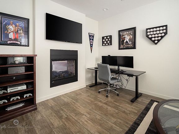 3rd image of 11824 Brentmoor Cir