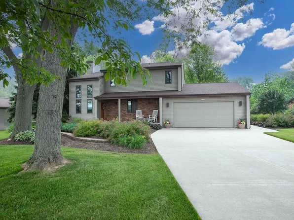 W6359 Lakeview Ct, Menasha, WI 54952