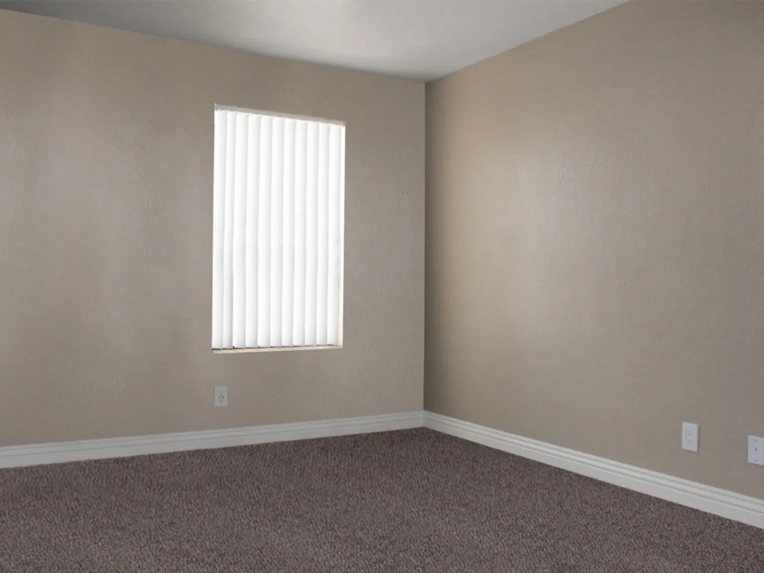 Mandalay Bay Apartments — Photo 2
