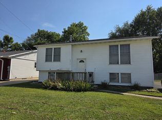 2017 E Le Fevre Rd, Sterling, IL 61081